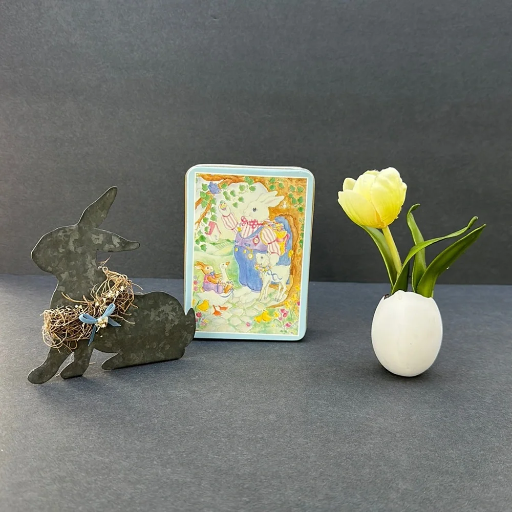 Easter/Spring Decorations - Picture 1 of 6